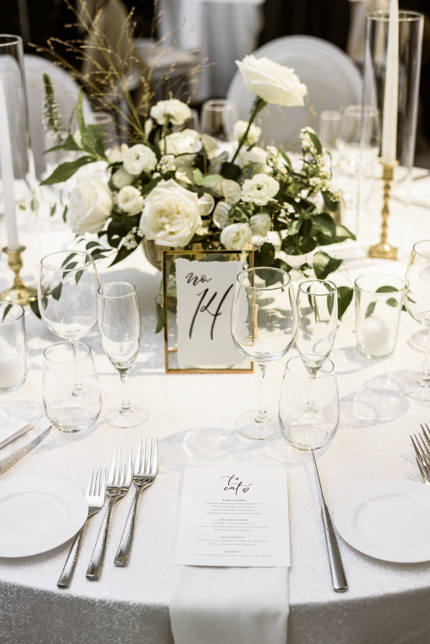 Gold, white and green at this Chateau le Parc wedding