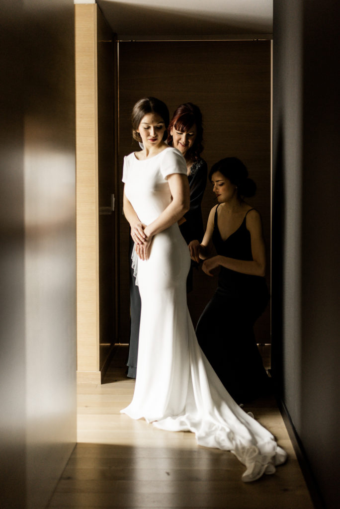 Bride getting ready a the Le Germain Hotel in Ottawa before her wedding