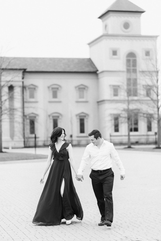 Black and white Niagara-on-the-Lake engagement session photo